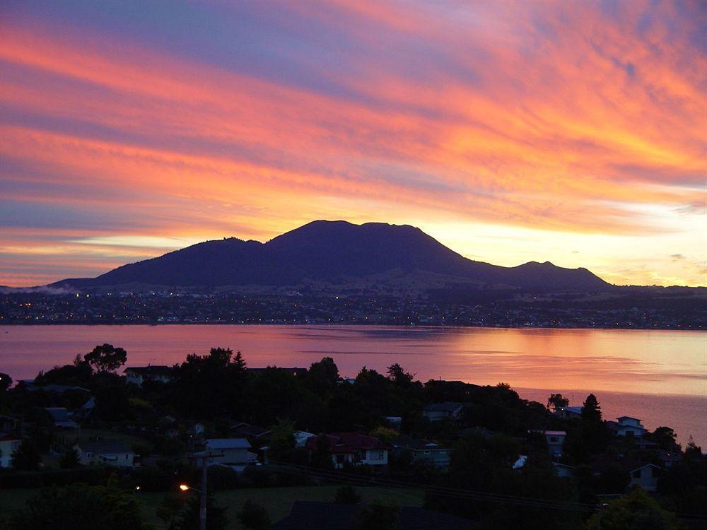 Tauhara Sunrise Lodge Taupo Eksteriør billede