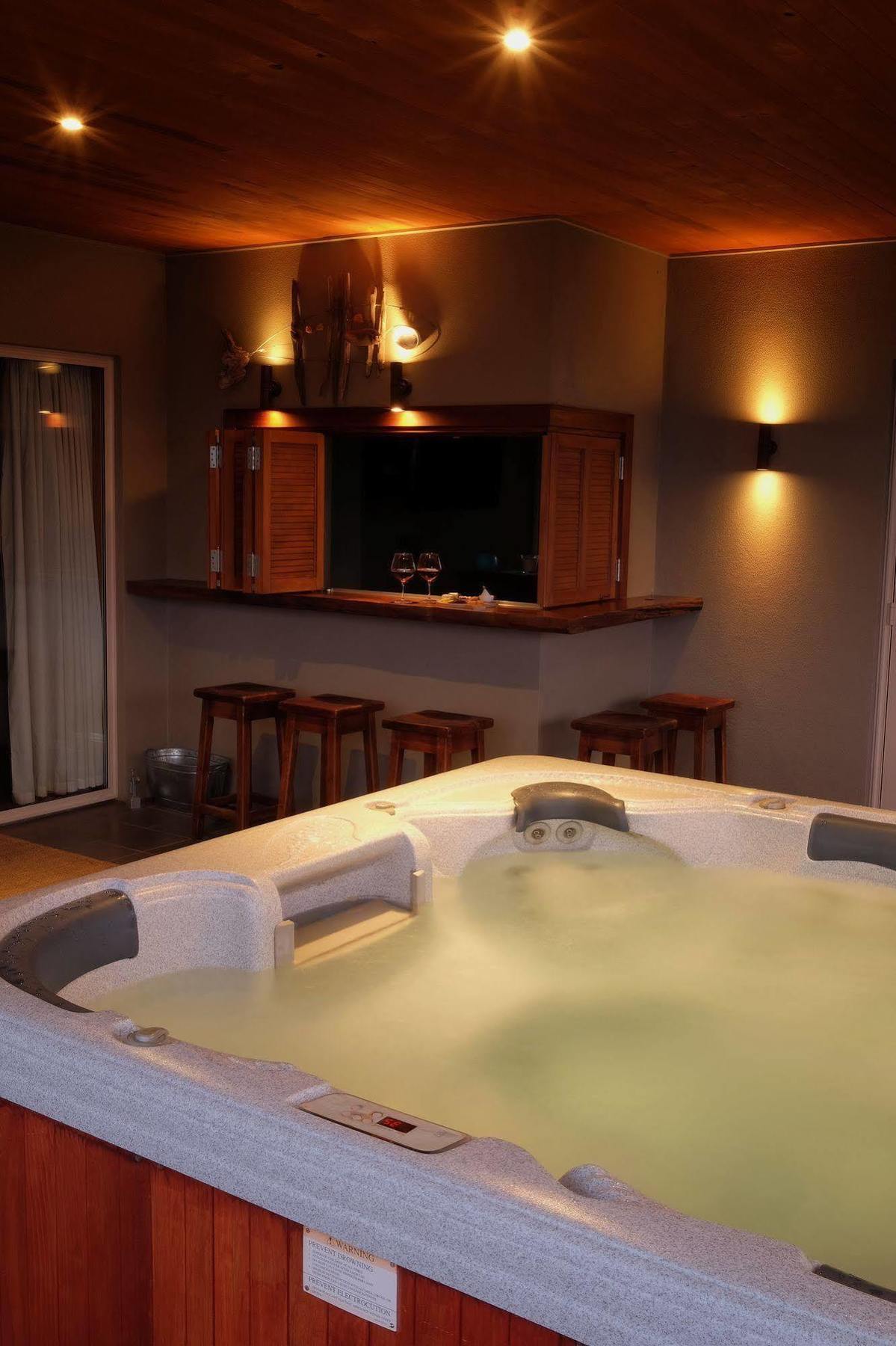 Tauhara Sunrise Lodge Taupo Eksteriør billede
